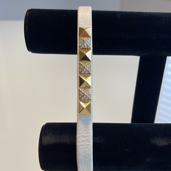 Juicy Couture Leather Wrap Bracelet - Picture 3 of 4